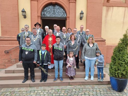Foto für die 100 Jahr Feier nach der Kirche